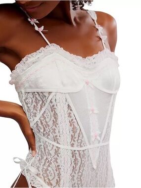 NWT Free People Intimately Sweet Cheeks Lace Bodysuit Ivory Combo L Corset